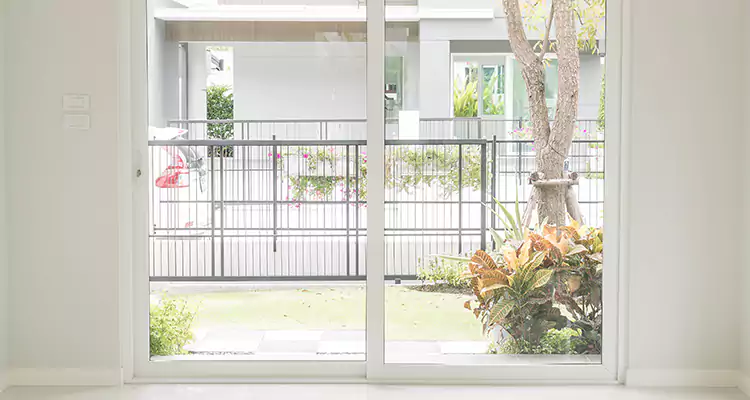 Balcony Screen Door Repair in Sarasota Springs, FL