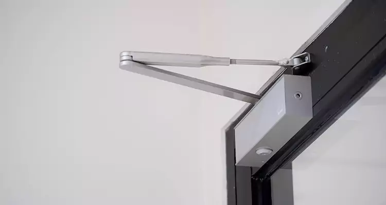 Screen Door Closer Repair in Sarasota Springs, FL