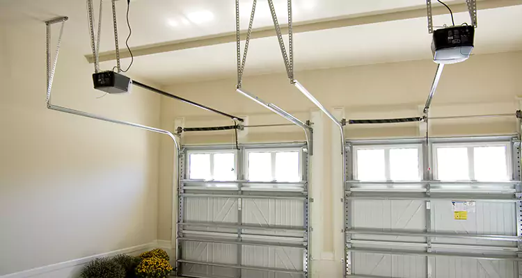 Residential Emergency Garage Door Repair in Sarasota Springs, FL