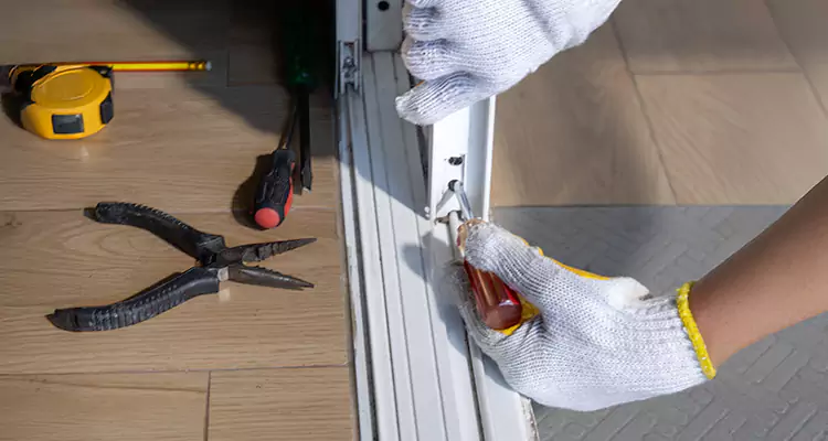 Screen Door Wheel Replacement in Sarasota Springs, FL