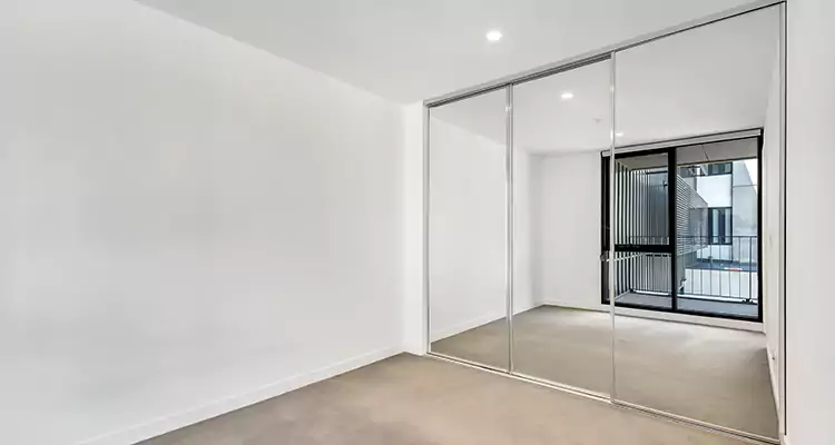 Why Homeowners Choose Us for Sliding Mirror Door Replacement in Sarasota Springs, FL