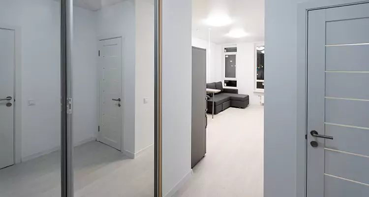 Modern Mirrored Closet Doors Repair in Sarasota Springs, FL