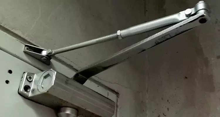 Door Closer Oil Leak Repair in Sarasota Springs, FL