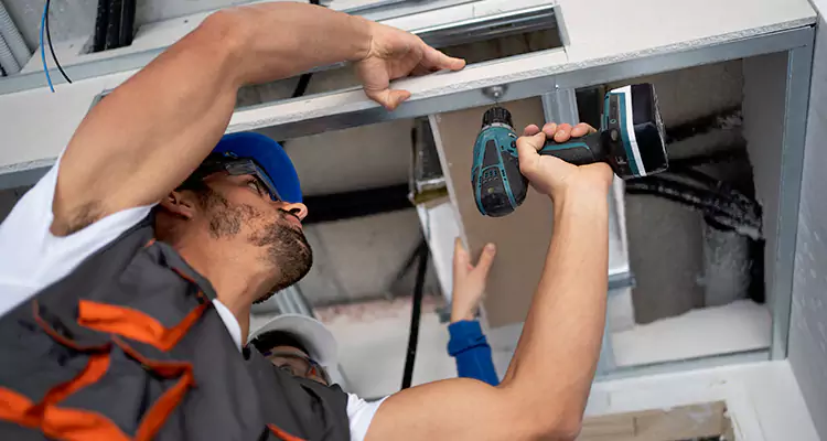 Emergency Overhead Door Repair in Sarasota Springs, FL