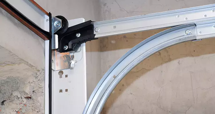 Maintain Liftmaster Garage Door Off Track in Sarasota Springs, FL