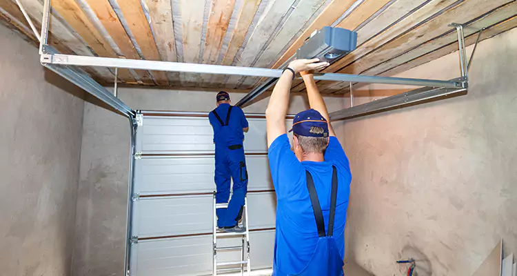 Garage Door Opener Technician in Sarasota Springs, FL