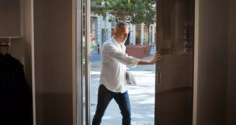 Track Cleaning and Repair for Stuck Doors in Sarasota Springs, FL