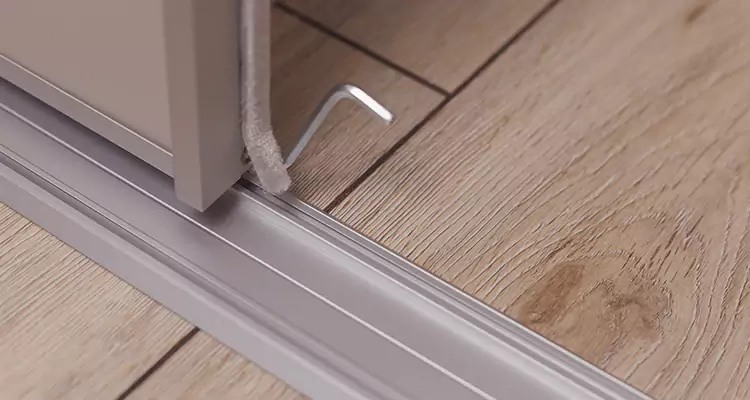 Squeaky Sliding Door Repair in Sarasota Springs, FL