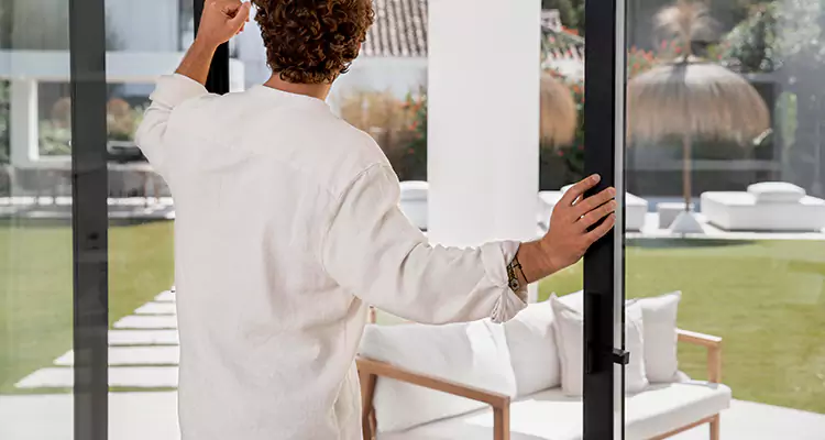 Sliding Screen Door Maintenance for Closing Issues in Sarasota Springs, FL