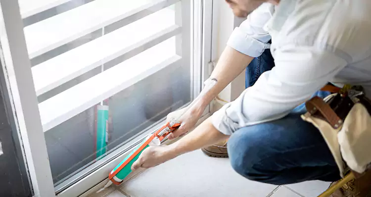 Dap Window Caulk Repair in Sarasota Springs, FL